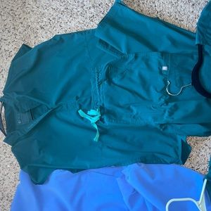 Carribean blue fionlite scrubs FIGS